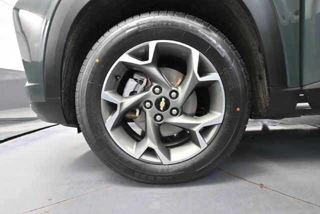 Used 2025 Chevrolet Trax LT w/ Driver Confidence Package FWD image 13