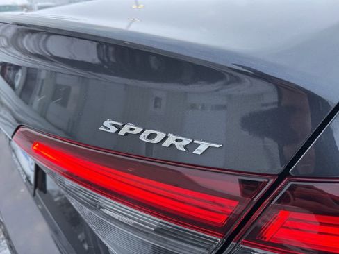 Used 2025 Honda Civic Sport image 9