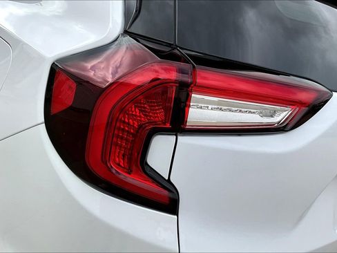 Used 2024 GMC Terrain SLE image 39