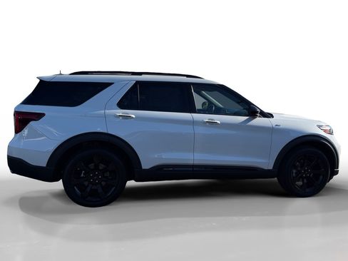 Certified 2022 Ford Explorer ST-Line w/ Class IV Trailer Tow Package RWD image 6