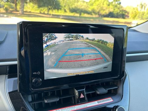 Used 2025 Toyota Corolla LE image 24