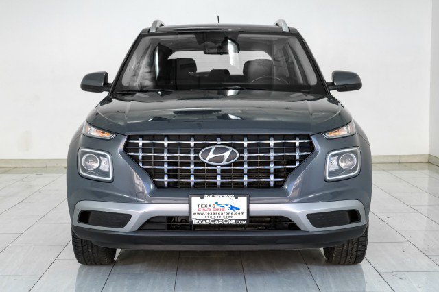 Used 2024 Hyundai Venue SEL FWD image 3