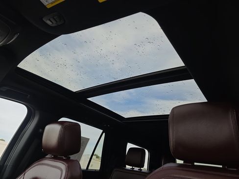 Used 2023 Ford Expedition Limited image 29