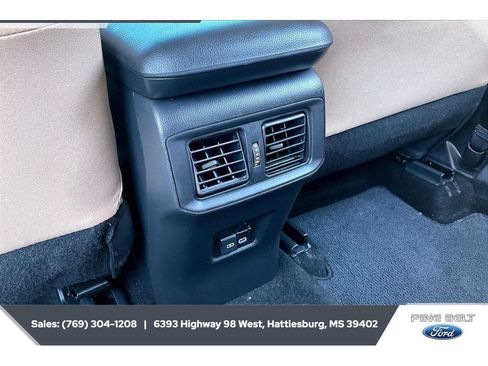Used 2024 Toyota RAV4 XLE FWD image 25