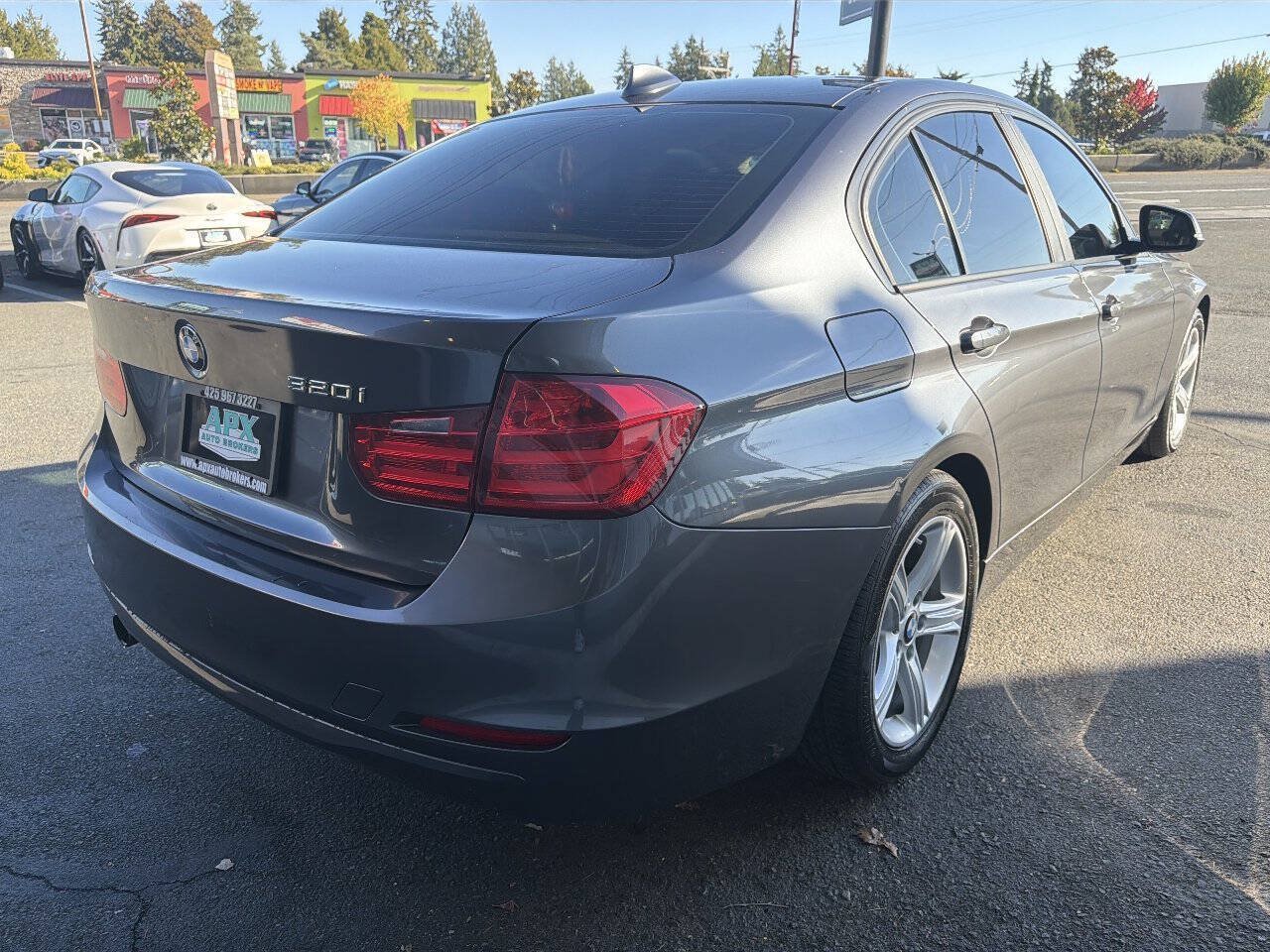 Used 2014 BMW 320i Sedan RWD image 7