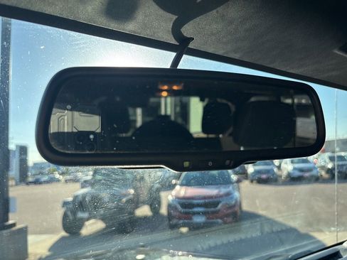 Used 2017 Jeep Wrangler Unlimited Sahara w/ Connectivity Group image 20