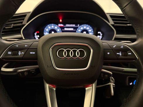 Certified 2022 Audi Q3 2.0T Premium Plus w/ Premium Plus Package AWD/4WD image 11