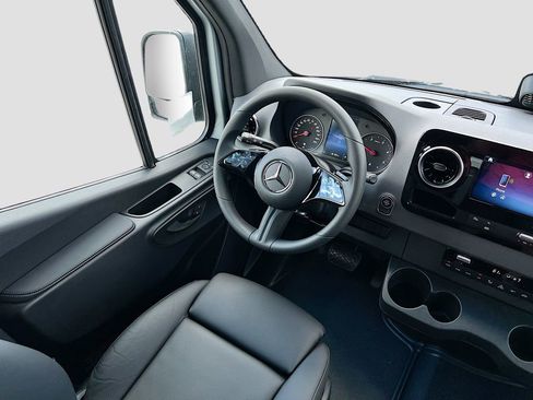 New 2025 Mercedes-Benz Sprinter 2500 image 23