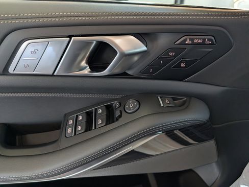 New 2026 BMW X7 xDrive40i w/ M Sport Package AWD/4WD image 18