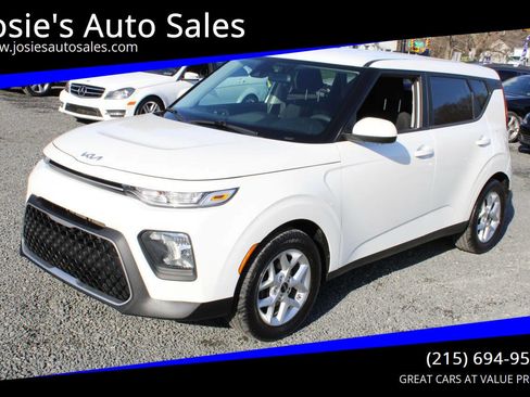 Used 2022 Kia Soul LX w/ Technology Package image 1