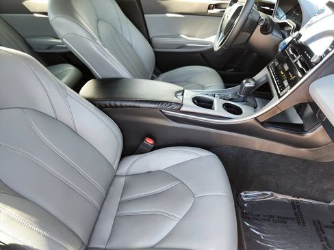 Used 2021 Toyota Avalon XLE w/ Carpet Mat Package (TMS) FWD image 5
