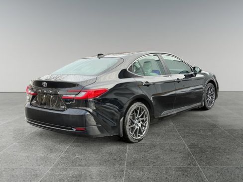 Used 2025 Toyota Camry XSE image 5