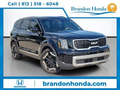Used 2024 Kia Telluride EX w/ EX Captain's Chair Package