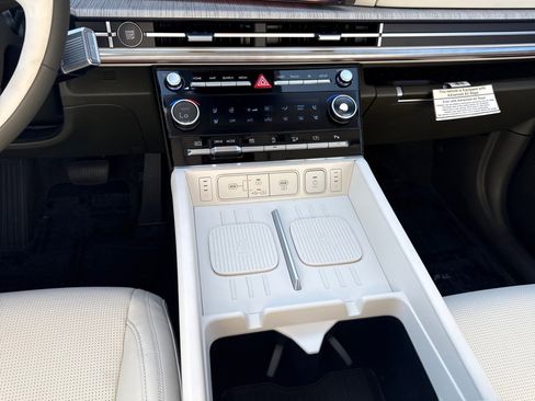New 2025 Hyundai Santa Fe Calligraphy AWD/4WD image 14