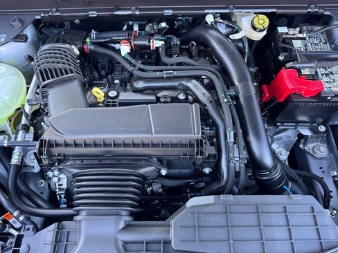 New 2026 Ford Maverick XL image 29