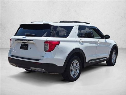 Used 2020 Ford Explorer XLT w/ Equipment Group 202A AWD/4WD image 5