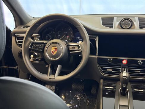 Certified 2026 Porsche Macan AWD/4WD image 20