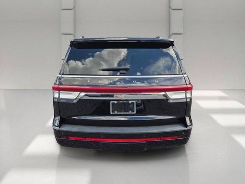 Used 2022 Lincoln Navigator Reserve RWD image 3