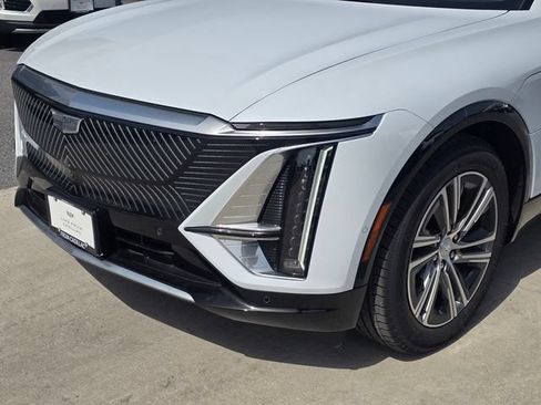 New 2026 Cadillac Lyriq Luxury RWD image 10