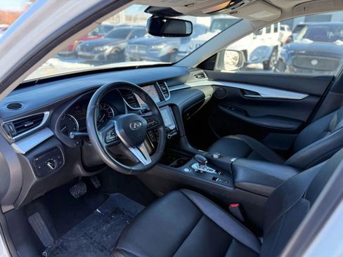Used 2019 INFINITI QX50 Luxe w/ Navigation Package AWD/4WD image 11