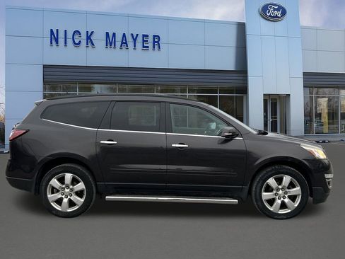 Used 2016 Chevrolet Traverse LT w/ Style and Technology Package image 17