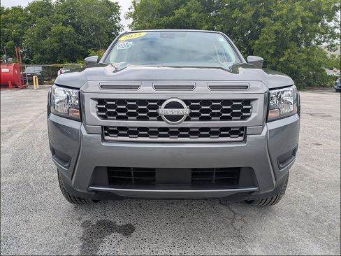 Used 2025 Nissan Frontier SV RWD image 9