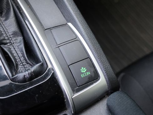 Used 2018 Honda Civic EX image 28