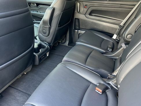 Used 2025 Honda Odyssey Touring image 12