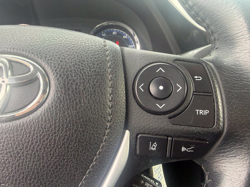 Used 2018 Toyota Corolla SE FWD image 18