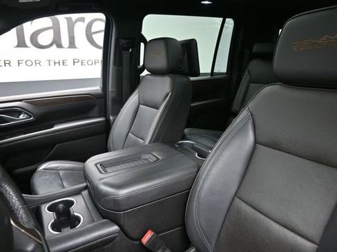 Used 2021 Chevrolet Suburban High Country AWD/4WD image 16