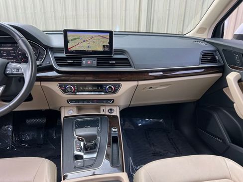 Used 2019 Audi Q5 Prestige w/ Prestige Package image 14