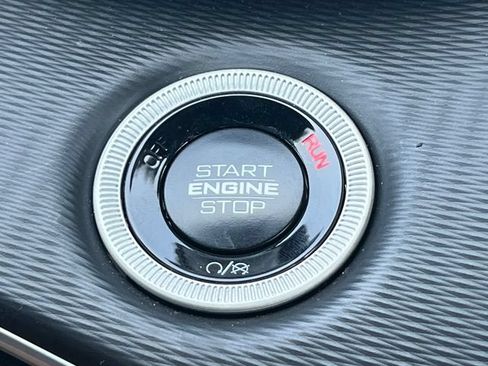 Used 2025 Jeep Grand Cherokee Laredo X w/ Luxury Tech Group I AWD/4WD image 9