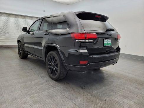 Used 2019 Jeep Grand Cherokee Altitude image 5