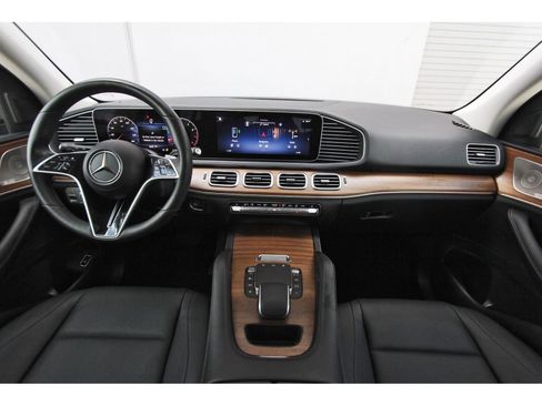 Used 2024 Mercedes-Benz GLE 350 4MATIC image 11