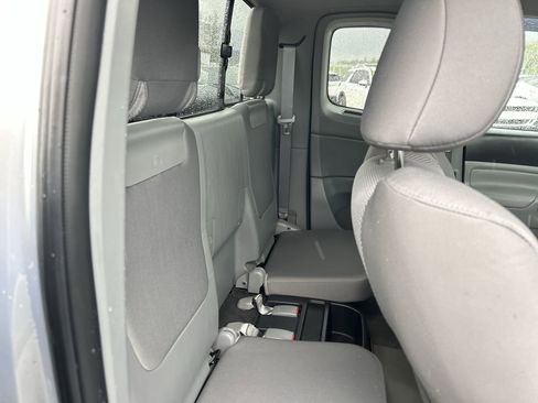 Used 2015 Toyota Tacoma 4x4 Access Cab V6 w/ TRD Sport Package image 19
