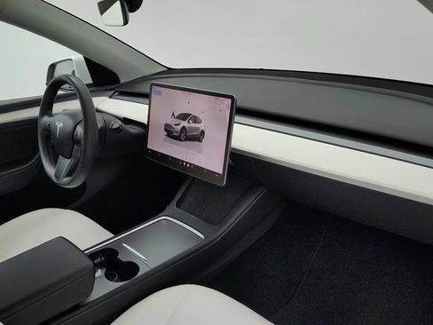 Used 2023 Tesla Model Y AWD image 28