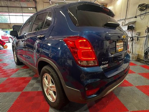 Used 2020 Chevrolet Trax LT w/ LT Convenience Package FWD image 5