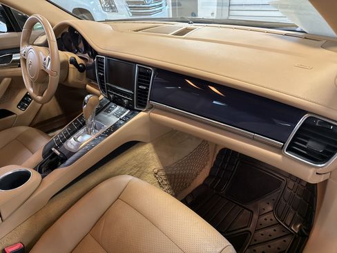 Used 2012 Porsche Panamera S image 11