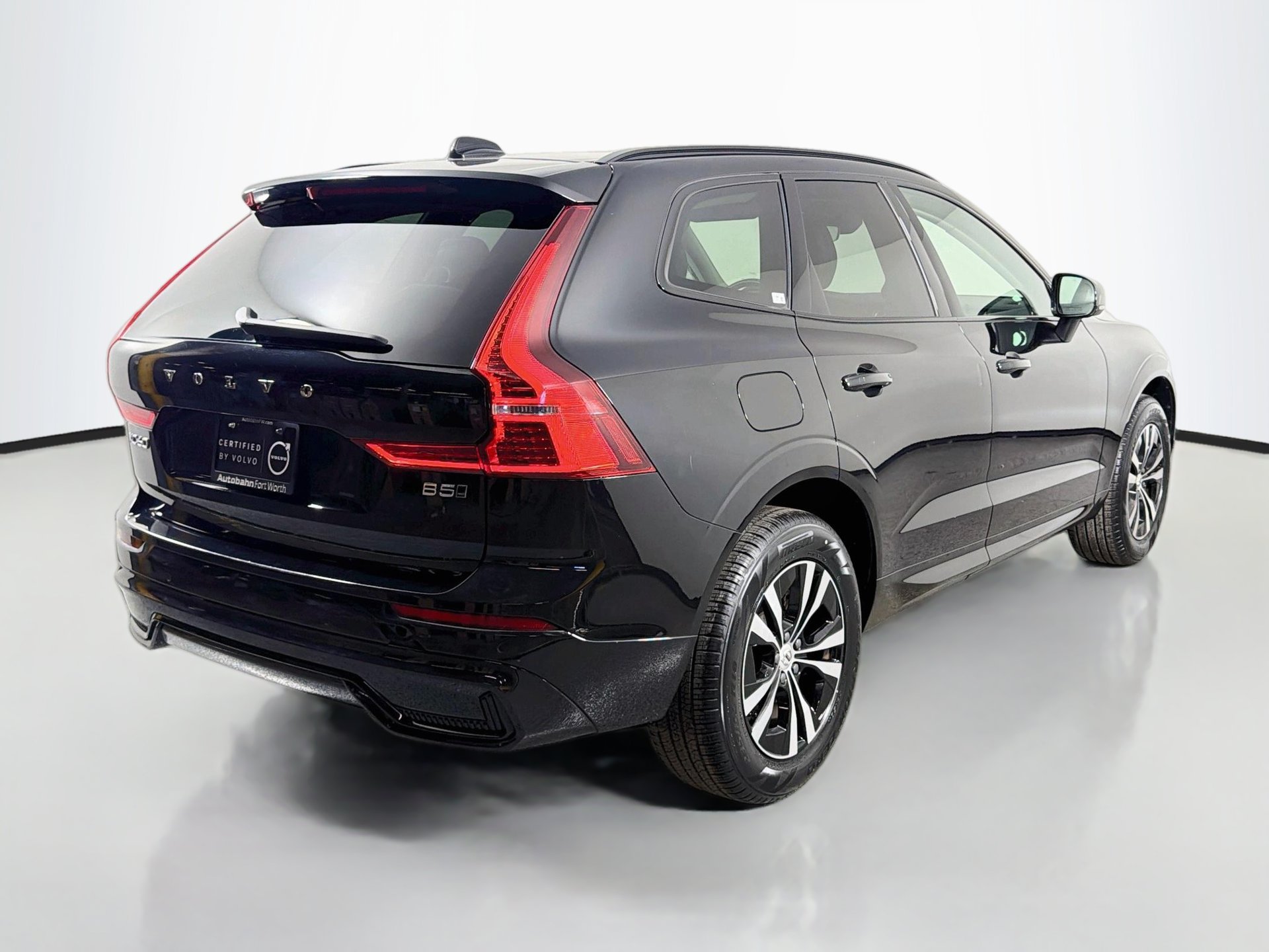 Used 2024 Volvo XC60 B5 Core AWD/4WD image 6