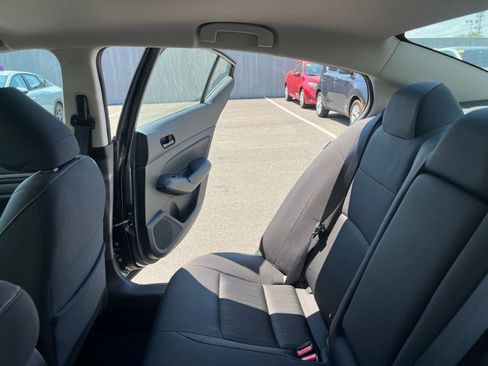 Used 2025 Nissan Altima 2.5 SV FWD image 40