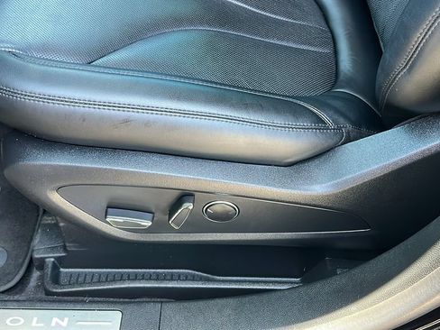 Certified 2023 Lincoln Nautilus Reserve AWD/4WD image 13