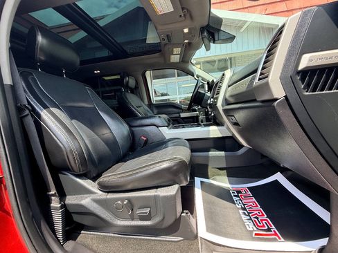 Used 2017 Ford F250 Lariat w/ Lariat Ultimate Package AWD/4WD image 41