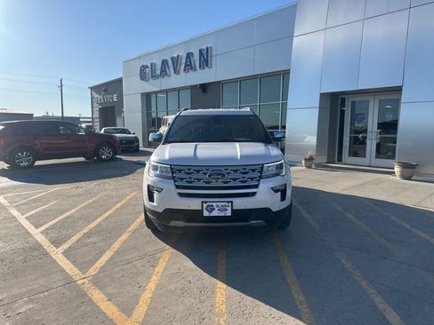 Used 2019 Ford Explorer XLT w/ Equipment Group 202A AWD/4WD image 2