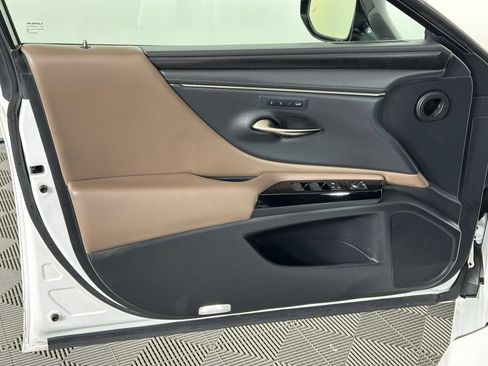 Used 2022 Lexus ES 350 w/ Premium Package FWD image 11