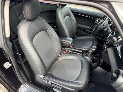 Used 2019 MINI Cooper 2-Door Hardtop image 31