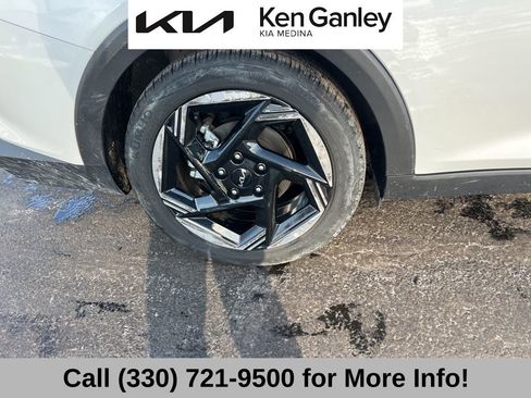Certified 2025 Kia K4 EX image 23