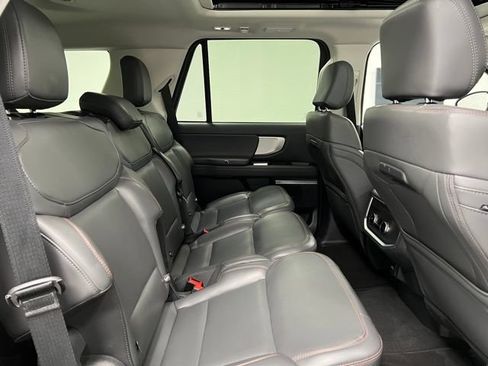 Used 2025 Ford Expedition Active AWD/4WD image 50
