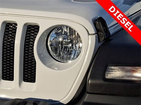 Used 2022 Jeep Wrangler Unlimited Sport image 10