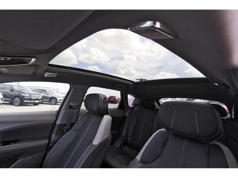 New 2027 Cadillac Optiq Luxury w/ LPO, Floor Liner Package AWD/4WD image 22