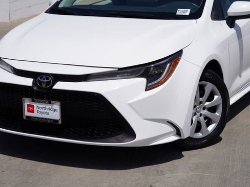 Used 2022 Toyota Corolla LE w/ Carpet Mat Package (TMS) FWD image 5
